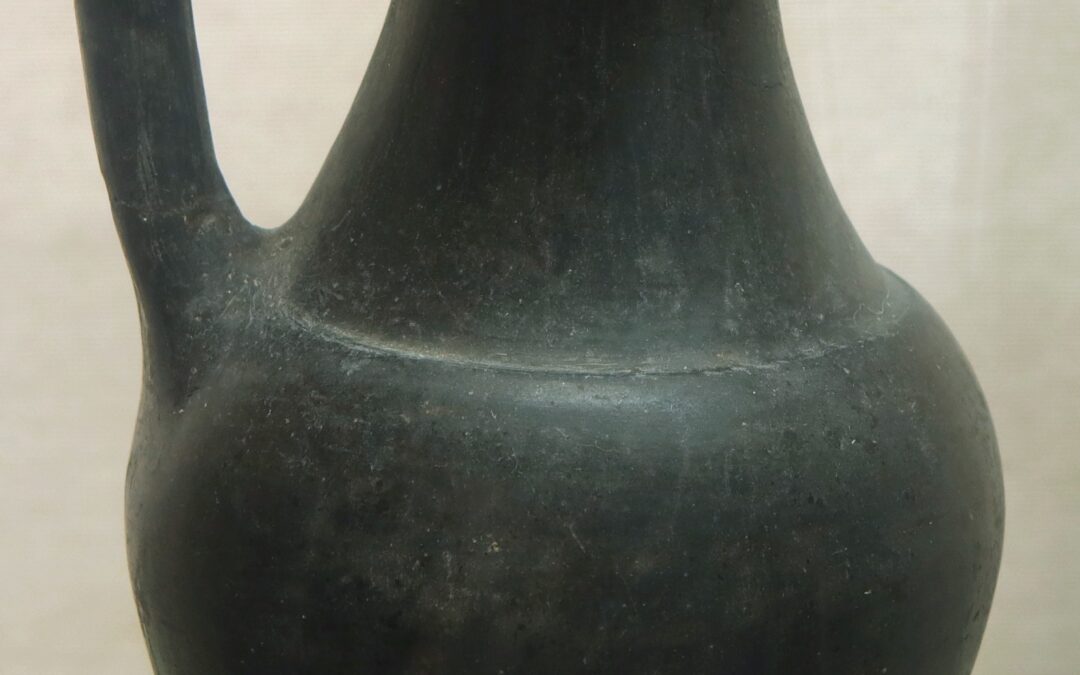 Oinochoe trilobata