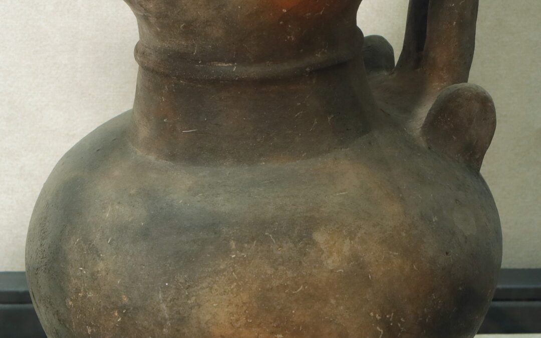 Oinochoe trilobata di impasto